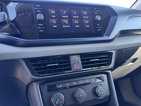 Used 2022 Volkswagen Taos SE w/ IQ.Drive SE Package image 25