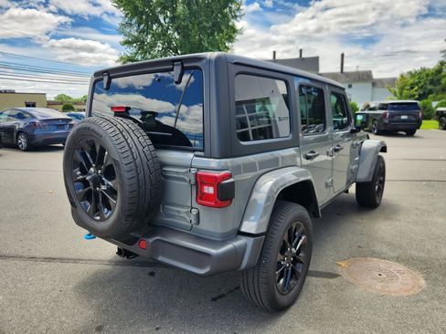 Used 2023 Jeep Wrangler Unlimited Sahara image 13