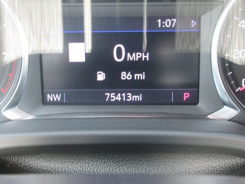 Used 2023 GMC Acadia SLT FWD image 31