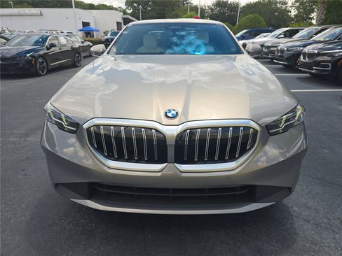 Used 2026 BMW 530i RWD image 2