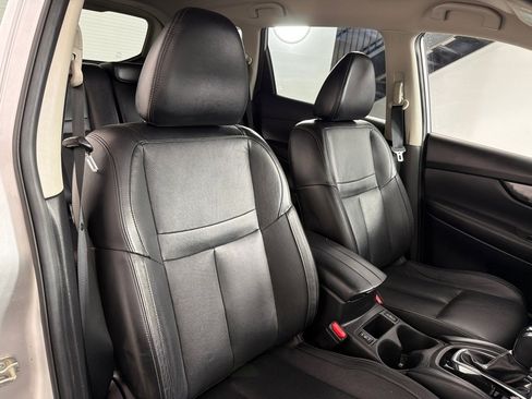 Used 2018 Nissan Rogue SL image 26