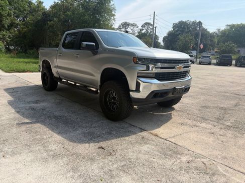 Used 2020 Chevrolet Silverado 1500 LT w/ Fleet Comfort Package AWD/4WD image 8