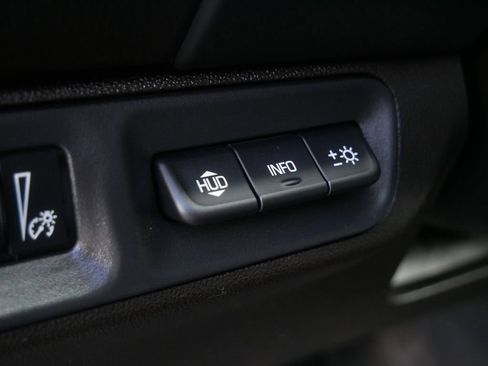 Used 2023 GMC Acadia AT4 w/ Technology Package image 21