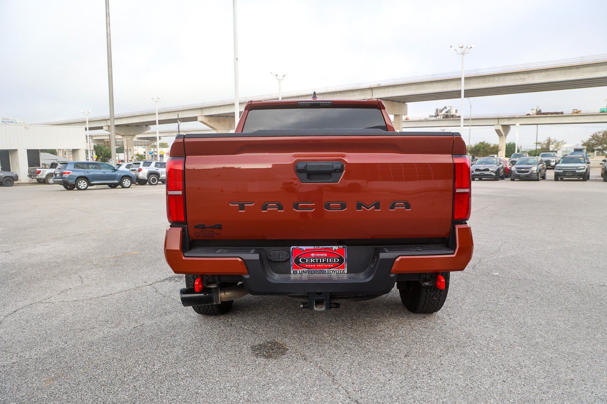 Certified 2025 Toyota Tacoma TRD Off-Road AWD/4WD image 8