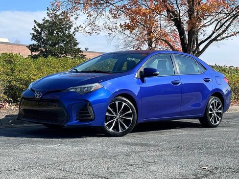 Used 2018 Toyota Corolla SE FWD image 1