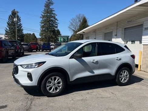 Used 2025 Ford Escape Active w/ Cold Weather Package AWD/4WD image 6
