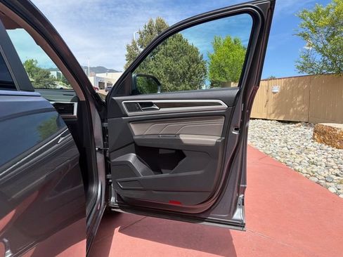 Used 2023 Volkswagen Atlas SE w/ Black Wheel Package AWD/4WD image 35