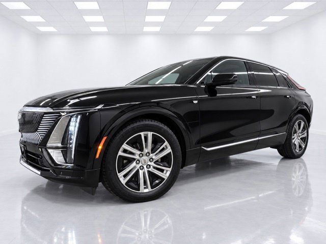 Used 2024 Cadillac Lyriq Tech w/ Driver Assist Package AWD/4WD image 4