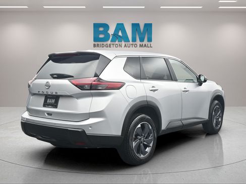 Used 2025 Nissan Rogue SV FWD image 6