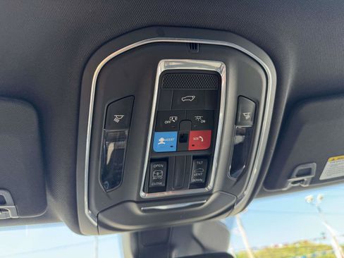 Used 2023 Jeep Grand Cherokee Altitude AWD/4WD image 28