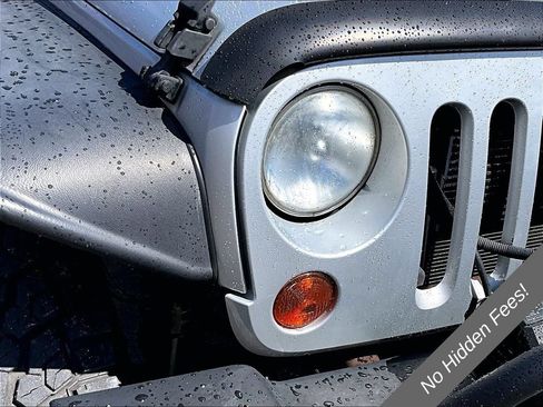 Used 2012 Jeep Wrangler Unlimited Rubicon w/ Dual Top Group AWD/4WD image 24