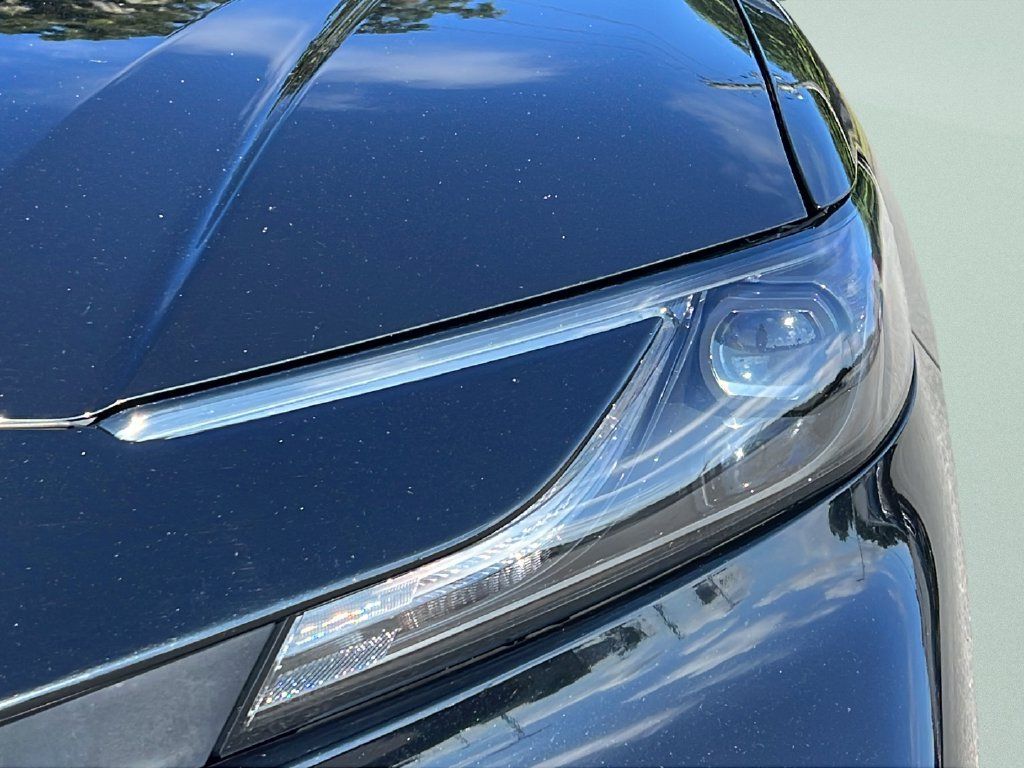 Used 2025 Toyota Camry SE FWD image 24