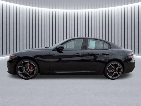 Used 2024 Alfa Romeo Giulia Veloce image 15
