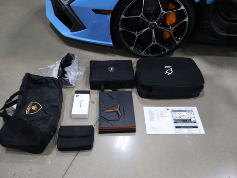 Used 2025 Lamborghini Revuelto AWD/4WD image 48