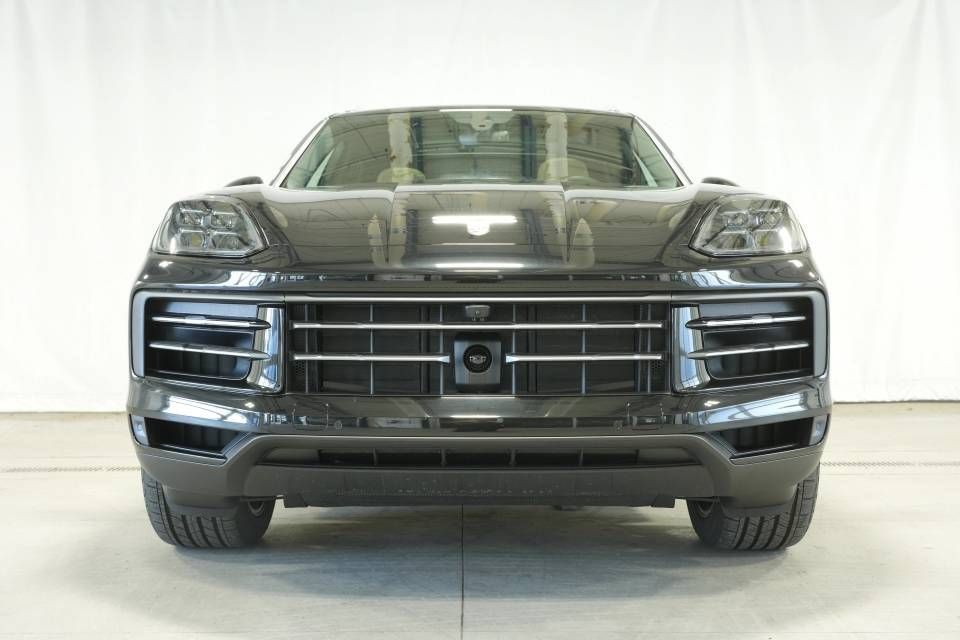 Certified 2026 Porsche Cayenne AWD/4WD image 11