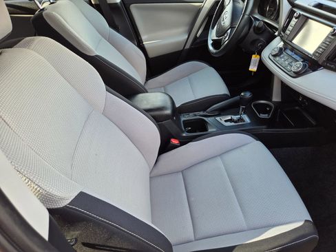 Used 2016 Toyota RAV4 XLE FWD image 16
