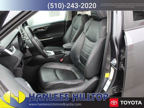 Used 2021 Toyota RAV4 XLE Premium image 13