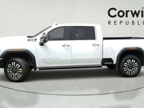 Used 2022 GMC Sierra 2500 Denali w/ Denali Ultimate Package AWD/4WD image 2