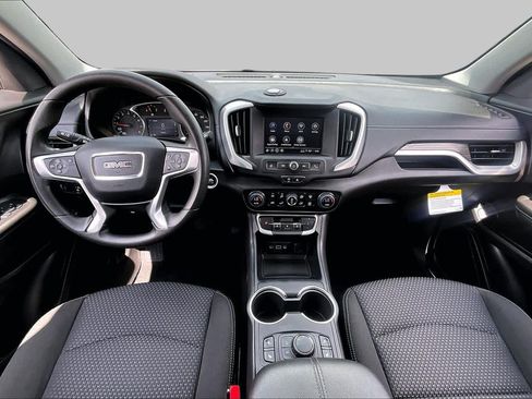 Used 2024 GMC Terrain SLE w/ Driver Convenience Package FWD image 16
