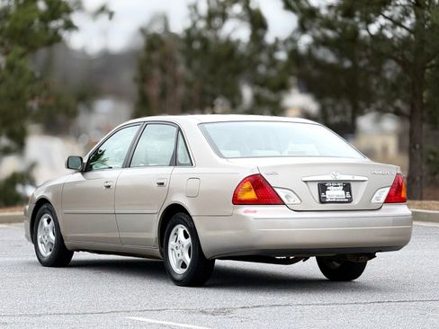 Used 2000 Toyota Avalon XL image 9