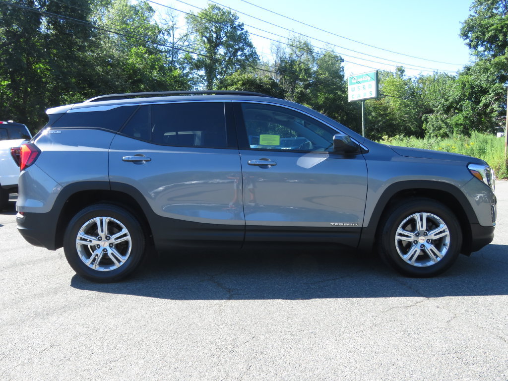 Used 2020 GMC Terrain SLE w/ Driver Convenience Package AWD/4WD image 4