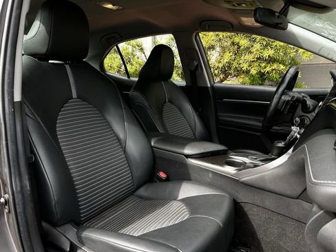 Used 2021 Toyota Camry SE image 26