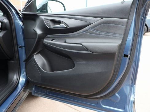 Certified 2025 Buick Envista Sport Touring w/ Convenience I Package FWD image 11