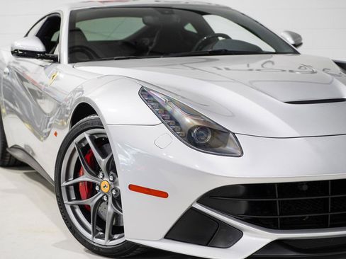 Used 2015 Ferrari F12 Berlinetta image 27