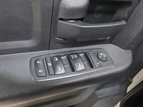 Used 2018 RAM 2500 Tradesman w/ Chrome Appearance Group AWD/4WD image 15