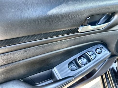 Used 2024 Nissan Altima 2.5 SV image 15