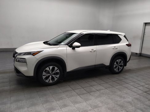Used 2021 Nissan Rogue SV FWD image 2