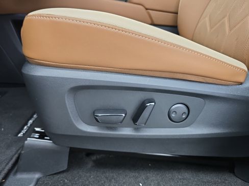 New 2026 Nissan Pathfinder Platinum image 30