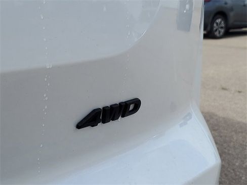 New 2025 Nissan Pathfinder SV w/ Black Appearance Package image 6