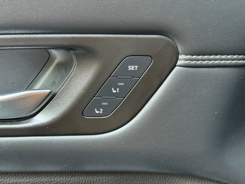 Used 2022 Nissan Pathfinder Platinum w/ Cargo Package FWD image 16