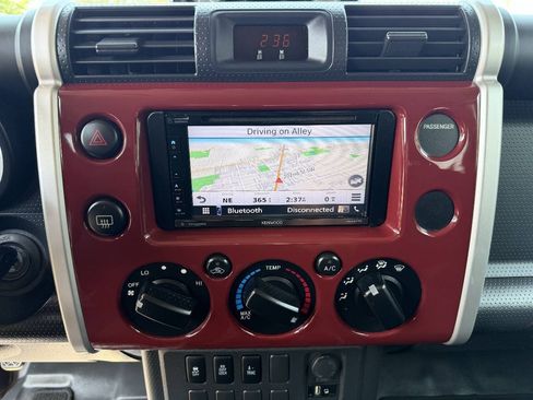 Used 2011 Toyota FJ Cruiser 4WD w/ Convenience Pkg image 27