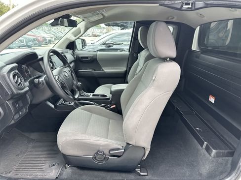 Used 2022 Toyota Tacoma SR RWD image 3