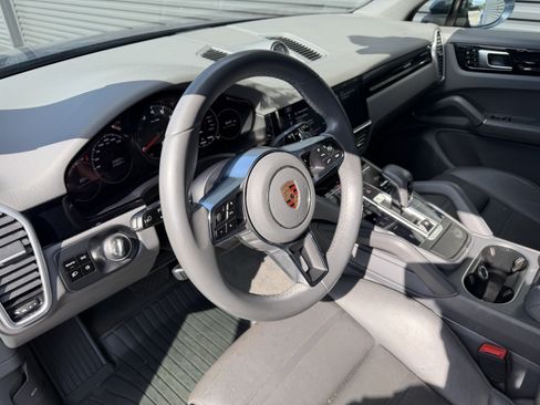 Used 2019 Porsche Cayenne AWD/4WD image 4