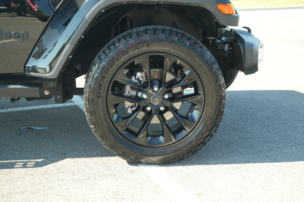 Used 2024 Jeep Gladiator Sport AWD/4WD image 49