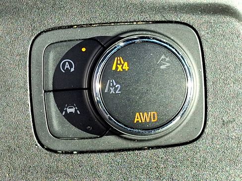 Used 2022 Chevrolet Traverse LT w/ LPO, Floor Liner Package image 27