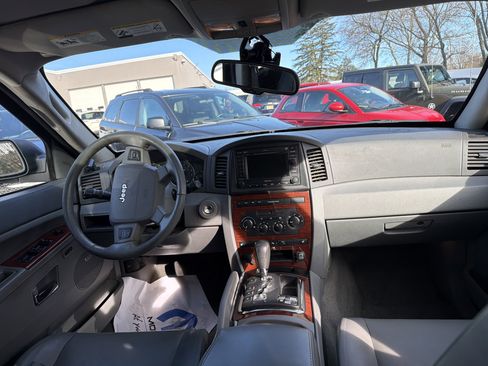 Used 2007 Jeep Grand Cherokee Limited image 10