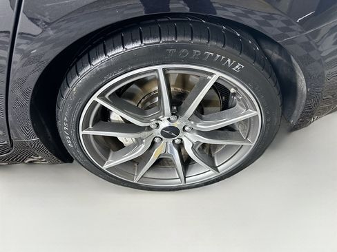 Used 2025 Genesis G70 2.5T RWD image 11
