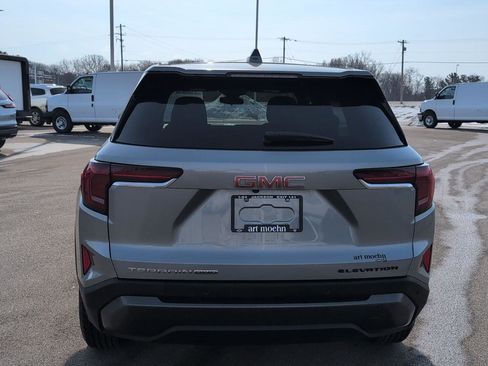 Used 2025 GMC Terrain Elevation image 3