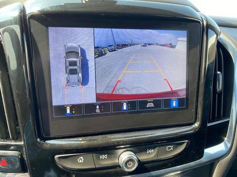 Used 2023 Chevrolet Traverse RS image 19