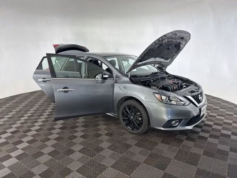 Used 2017 Nissan Sentra SR w/ SR Midnight Edition image 14