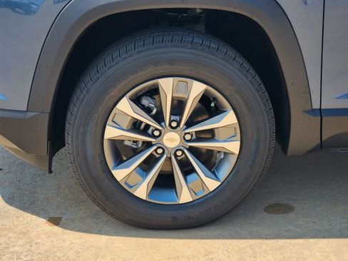 New 2026 Chevrolet Equinox LT w/ Safety and Technology Package FWD image 10