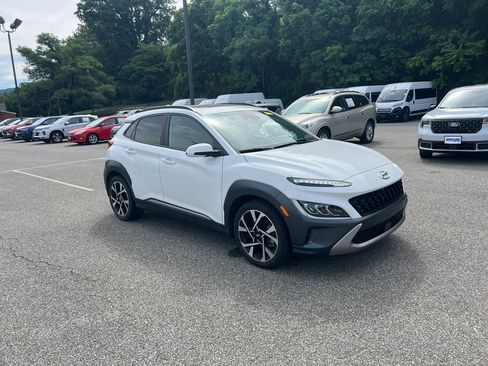 Used 2023 Hyundai Kona Limited FWD image 3