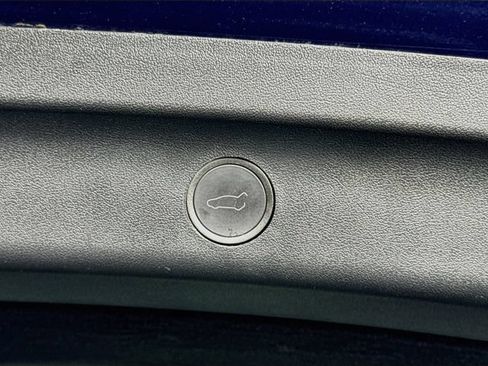 Used 2023 Tesla Model Y AWD image 43