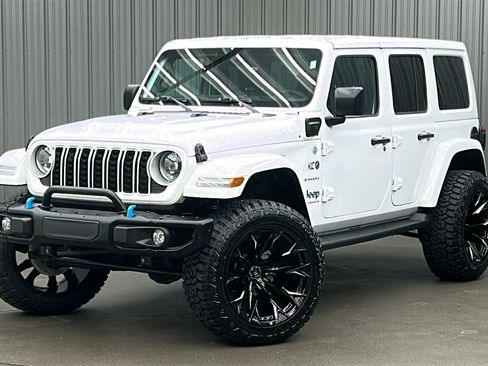 Used 2024 Jeep Wrangler Unlimited Sahara w/ Safety Group image 1