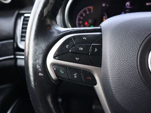 Used 2019 Jeep Grand Cherokee Overland AWD/4WD image 15