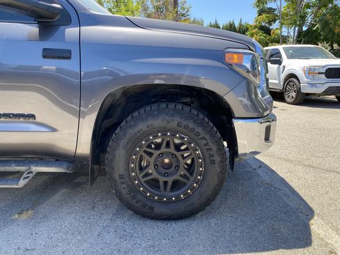 Used 2021 Toyota Tundra SR5 RWD image 28